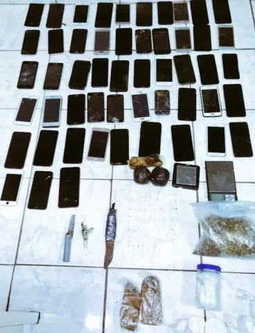 Incautan celulares, armas y drogas durante requisa en el Centro Nueva Esperanza de Colón