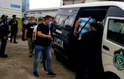 Discoteca clandestina operaba a plena luz del día en Condado del Rey, varios extranjeros detenidos