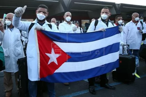 Posible llegada de médicos cubanos a Panamá, entre el rechazo y el optimismo