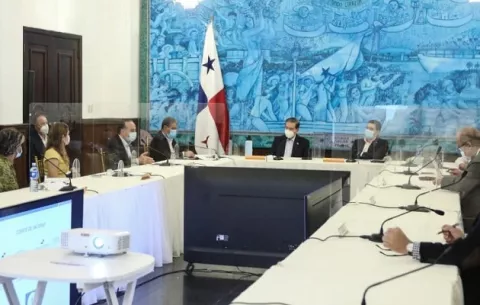Comité de vacuna de la COVID-19  hace los enlaces para que Panamá obtenga las dosis requeridas