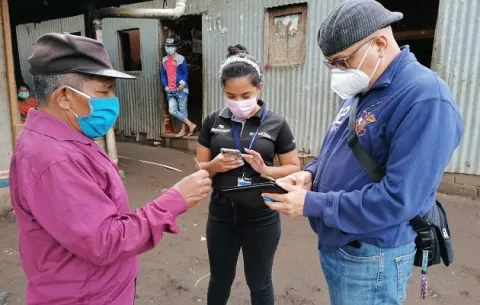 Mujeres con el contrato suspendido reciben bono de $50 este viernes; los hombres, el sábado