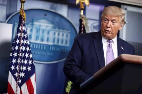 Donald Trump pide votar por correo en Florida pese a su guerra contra esa modalidad