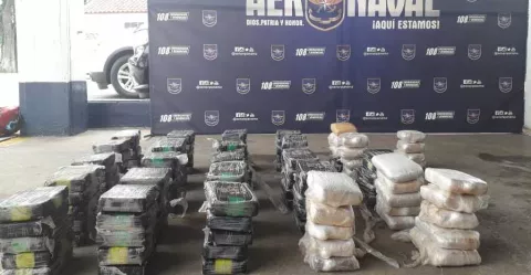 Senan decomisa 429 paquetes de droga en Puerto Caimito y Cristóbal