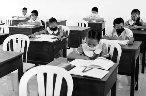 Educación Sin Libertad