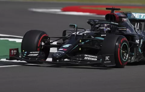 ¡Imparable! Lewis Hamilton logra otra 'pole' y tiene la oportunidad de ampliar su liderato