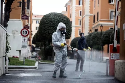 Italia busca unos 90 voluntarios para experimentar su vacuna contra la COVID-19