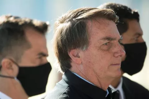 La mitad de los brasileños no culpan a Jair Bolsonaro por las muertes por causa del coronavirus