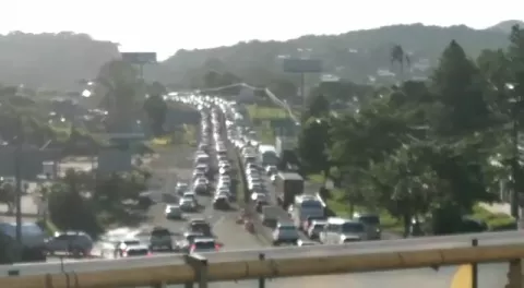 Taxistas en Panamá Oeste cierran las vías exigiendo que se mantenga la medida de pares y nones