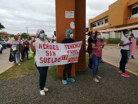 Médicos, tecnólogos y personal de enfermería del Hospital Nicolás A. Solano llevan 4 quincenas sin cobrar