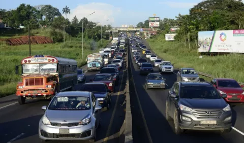 Proyecto de restricción vehicular continúa generando polémica 