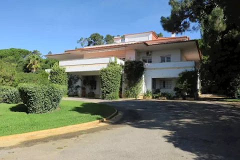 Incredulidad en Estoril, refugio portugués de las monarquías en el exilio