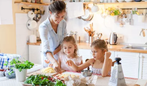 ¿Cómo ayudar a la salud inmunológica en niños y adultos mayores?