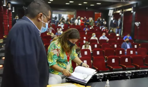 Presidente Laurentino Cortizo no quiere más 'chatarras' y defiende alquiler de autos para el Ministerio de la Presidencia