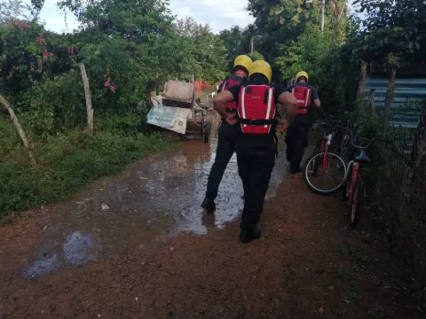Al menos seis residencias afectadas por inundaciones en La Villa y Chitré