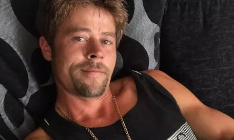 Brad Pitt tiene un 'doble', su nombre es Nathan Meads, un albañil británico de 34 años 