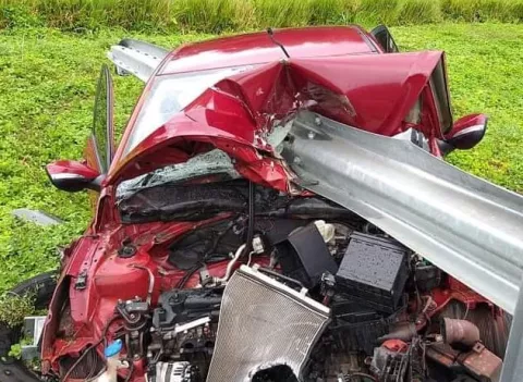 Una familia sufre un aparatoso accidente de tránsito en Chiriquí y viven para contarlo 