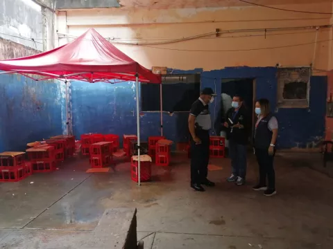 Detienen a varias personas en una cantina clandestina en Colón