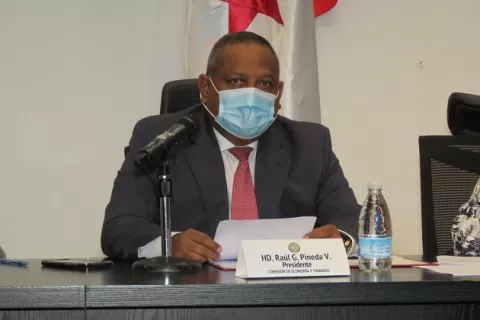 Diputado Raúl Pineda es hospitalizado por COVID-19