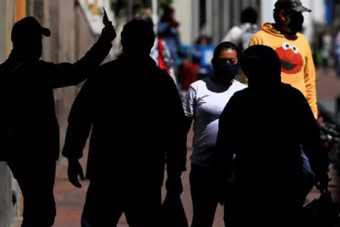 Crean en Ecuador cementerio virtual para honrar a las víctimas en tiempo de pandemia y confinamiento