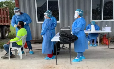 Cifras de hospitalizados por COVID-19 en Panamá bajan a 829, de estos 128 se encuentran en Unidades de Cuidados Intensivos 