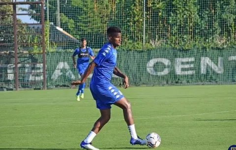 Fidel Escobar sufre molestias musculares y su debut con el Alcorcón tendrá que esperar