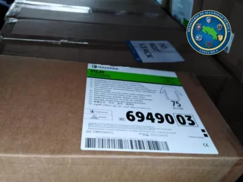 Ticos interceptan cargamento de batas estériles que salieron de Panamá