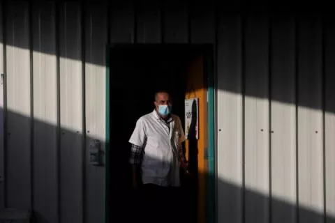 Con la pandemia fuera de control Israel endurece aún más el confinamiento