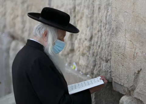 Segunda fuerte oleada de la COVID-19 obliga a Israel a un cierre total por tres semanas 