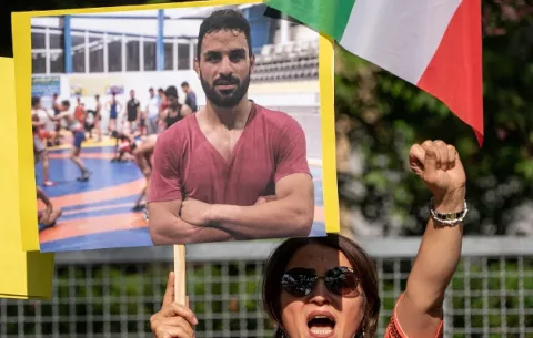 Campeón de lucha, ejecutado en la horca por Poder Judicial de Irán
