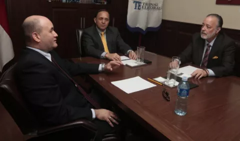 Reformas propuestas por los magistrados del Tribunal Electoral no evitarían ingreso de dinero ilícito en la política