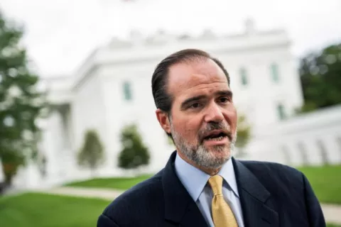 Asesor de Trump gana presidencia del BID