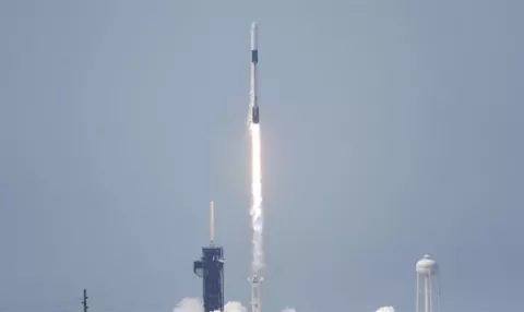 Primera misión operativa de SpaceX a la EEI se atrasa para el 31 de octubre para no coincidir con el lanzamiento de Rusia