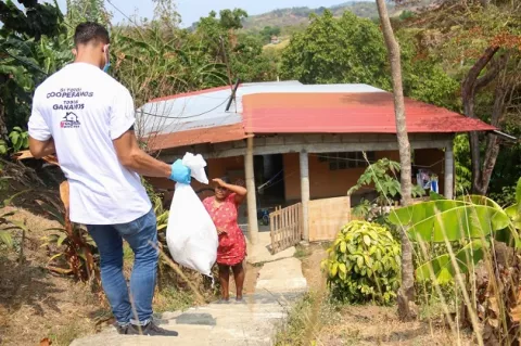 Un total de 6,580 funcionarios y voluntarios ejecutan programa Panamá Solidario