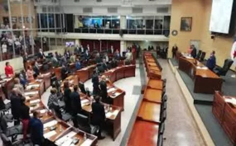 Proyecto de ley que busca reducir los salarios a altos funcionarios jerárquicos se quedaría solo en promesa