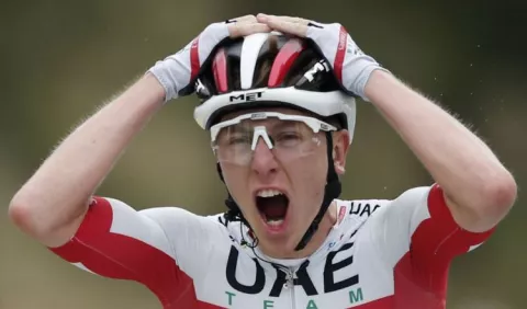 Festival esloveno en el Tour de Francia: Pogacar gana etapa y Roglic se enfunda el  'maillot' amarillo