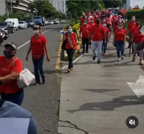 Dueños de busitos colegiales solicitan al Gobierno extensión de moratoria y una mesa de trabajo