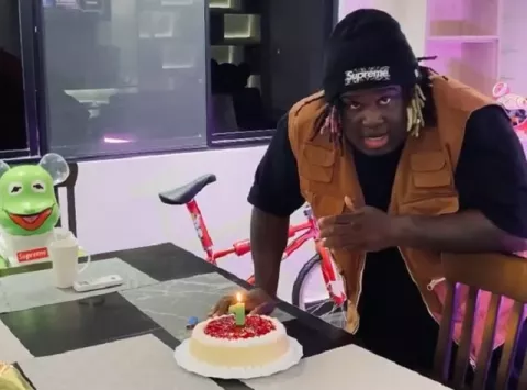 Sech celebra el éxito de 'Relación' y su nominaciones en los Billboard