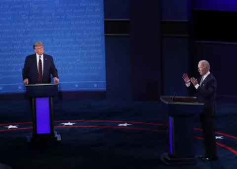 En el debate de Cleveland, Trump califica a Biden de "socialista" y éste tilda al mandatario de "payaso"  