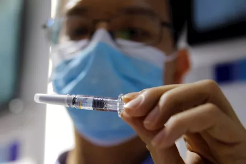 China vacuna a 'cientos de miles' sin producirse contagios, según un directivo de una compañía