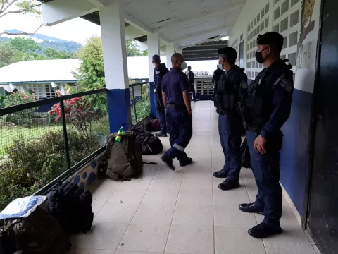 Desplazan más unidades policiales en la comarca Gnäbe Buglé para atrapar a líder de presunta secta religiosa