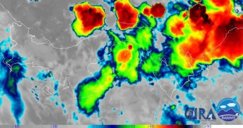 Aguaceros dejan inundaciones en Chiriquí, mientras sistema de baja presión se mantiene en Panamá