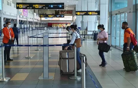 Panamá aplicará pruebas de COVID-19 a todo los viajeros, no correrá riesgo de falsificación de resultados