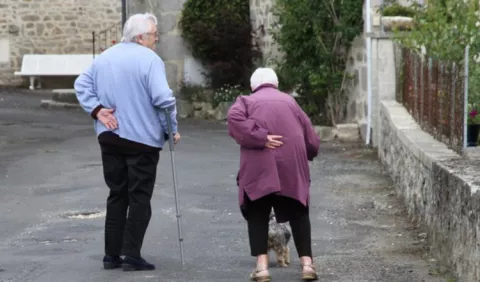 ¿Qué cantidad de lácteos se debe consumir en la tercera edad?