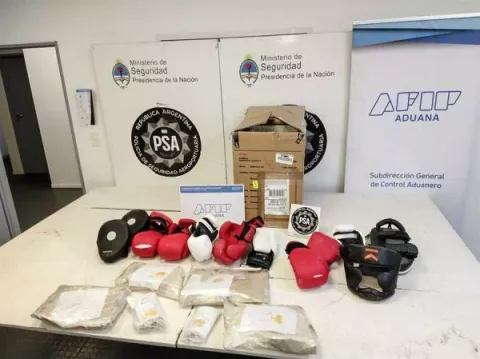 Policía Aeroportuaria de Argentina desarticula una banda que traficaba drogas a través de la imagen de Mafalda