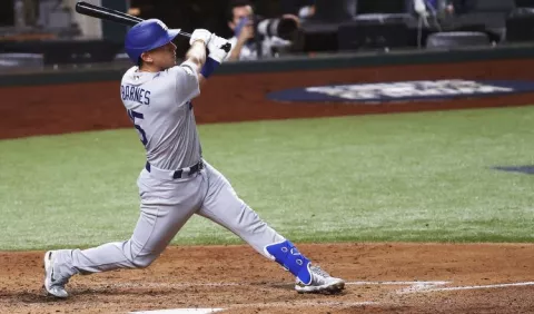 Austin Barnes iguala marca de panameño Héctor López  en la Serie Mundial
