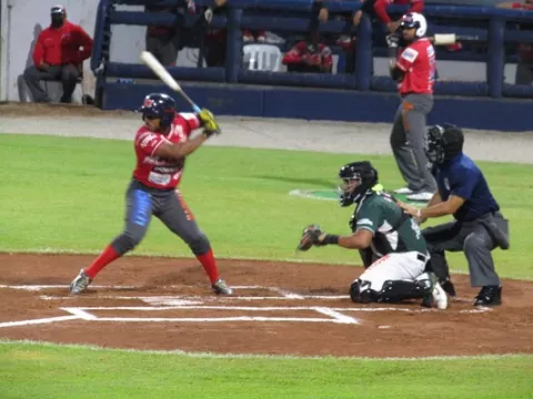 Bocas del Toro le quita  el  invicto a Metro;  Coclé le pega a Los Santos en el béisbol mayor