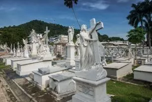 Visitas a cementerios no deben pasar de 30 minutos; piden a los adultos mayores, niños y embarazadas no asistir