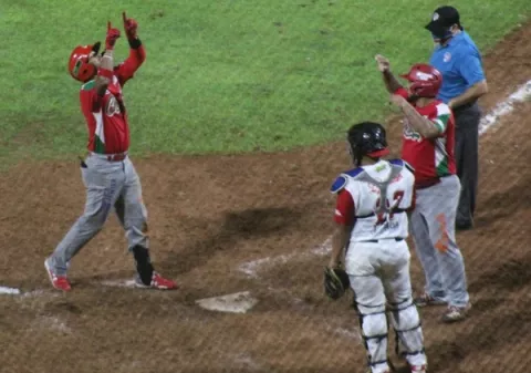 Chiriquí a la final; Bocas del Toro a un partido de eliminar a Panamá Metro en el béisbol mayor