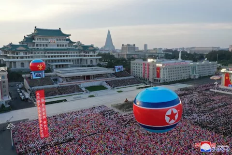 Medios de Pionyang destacan la llamada de Kim Jong-un a mantener el "músculo militar"