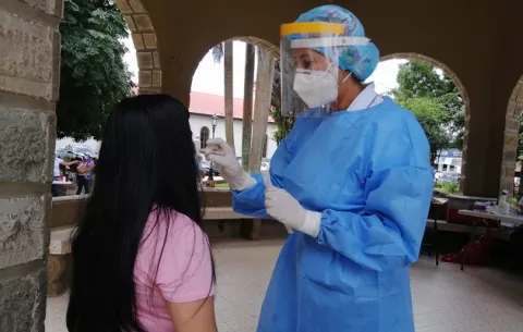 Asintomáticos de COVID-19 podrían presentar muerte súbita si se descuidan